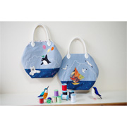 夏色のバック 空飛ぶペンギン