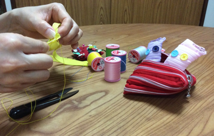 不器用な母が縫い物に夢中!?